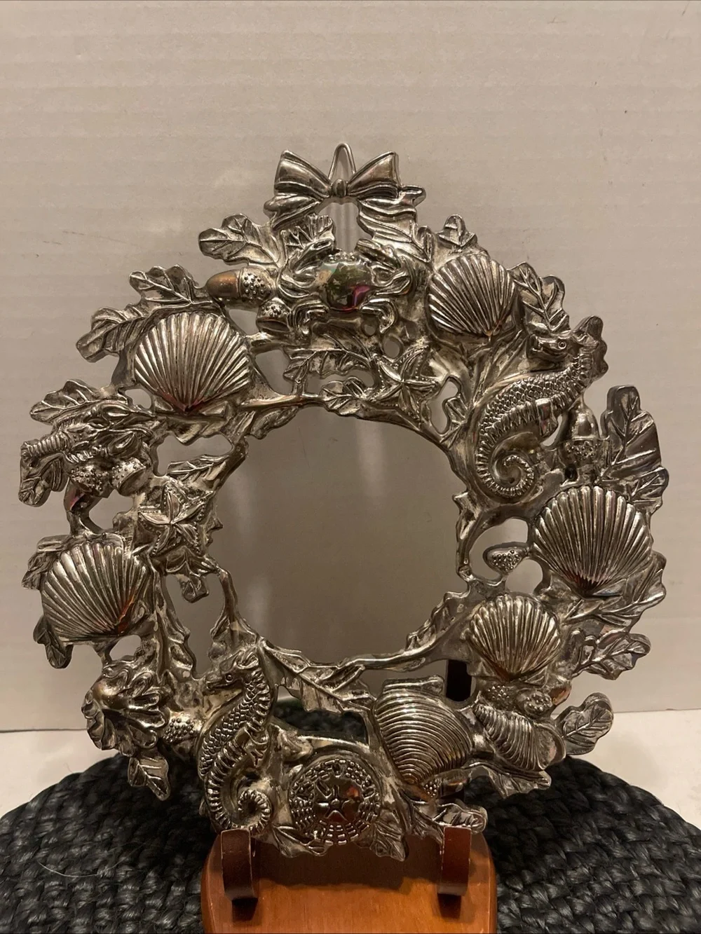Vintage Ornate Silver Shell & Seahorse Decorative Wall wreath